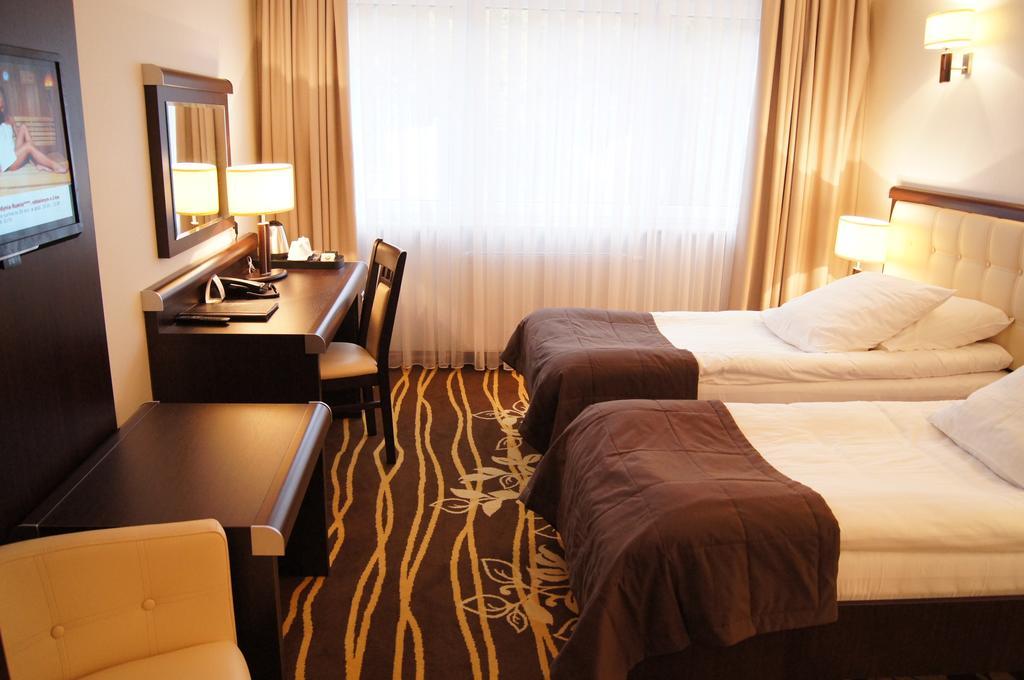 Hotel Business Faltom Gdynia Rumia Eksteriør billede