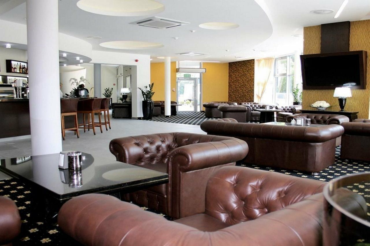 Hotel Business Faltom Gdynia Rumia Eksteriør billede